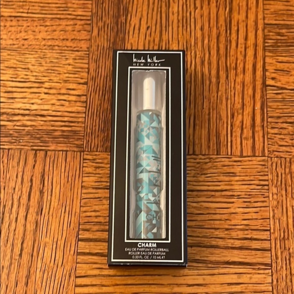 Nicole Miller, New York CHARM roll-on perfume